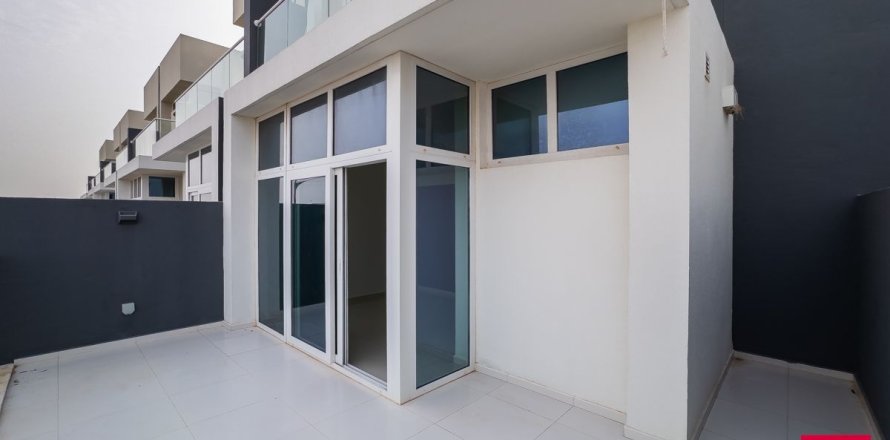 5 bedrooms Townhouse in Dubai, UAE No. 163160