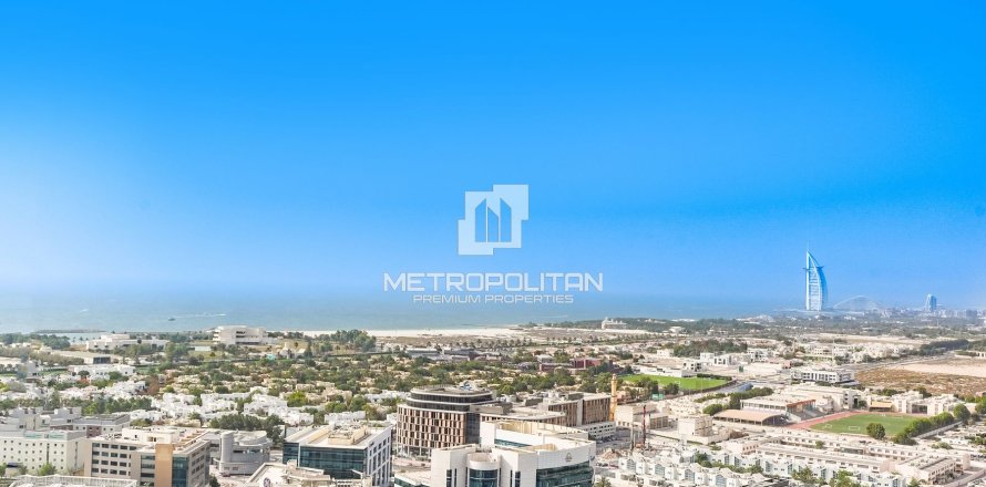 Apartment de 4 dormitorios en Dubai Internet City, UAE No. 78617