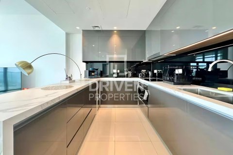 Appartement de 4 chambres à EMAAR Beachfront, UAE No. 206541 18