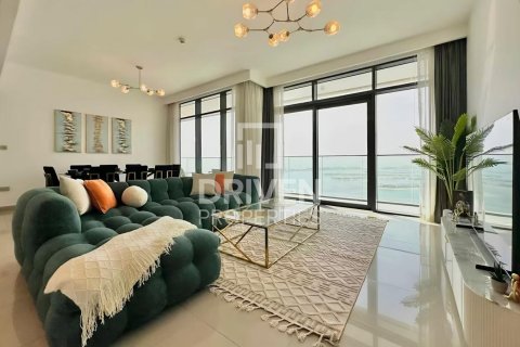Appartement de 4 chambres à EMAAR Beachfront, UAE No. 206541 7