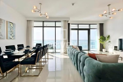 Appartement de 4 chambres à EMAAR Beachfront, UAE No. 206541 6