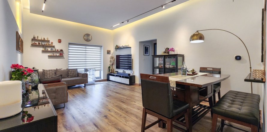 Квартира с 2 спальнями в Dubai Sports City, ОАЭ №146790