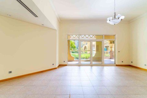 Квартира с 2 спальнями в Пальма Джумейра, ОАЭ №146788 3