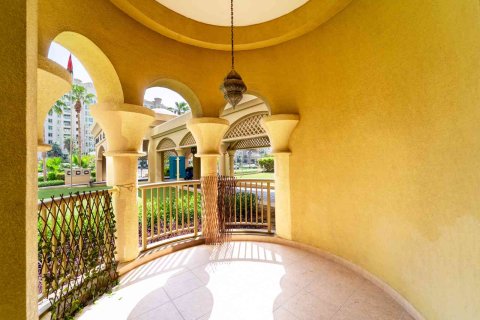 Квартира с 2 спальнями в Пальма Джумейра, ОАЭ №146788