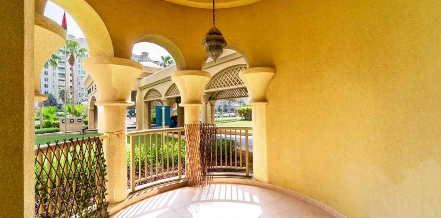 Квартира с 2 спальнями в Пальма Джумейра, ОАЭ №146788