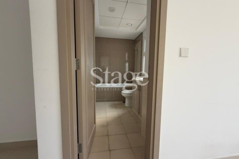 2 bedrooms Villa in Bella Casa, UAE No. 185654 10