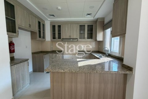 2 bedrooms Villa in Bella Casa, UAE No. 185654 4
