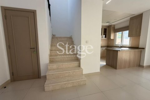 2 bedrooms Villa in Bella Casa, UAE No. 185654 14