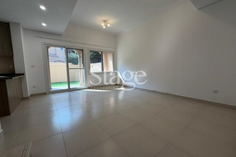 2 bedrooms Villa in Bella Casa, UAE No. 185654 3