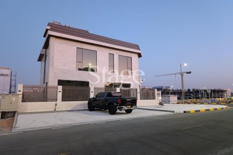 Villa de 6 dormitorios en Tilal City C, UAE No. 185652 20