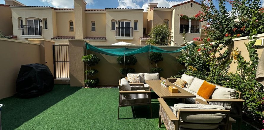 Таунхаус с 2 спальнями в Дубай, ОАЭ №141478