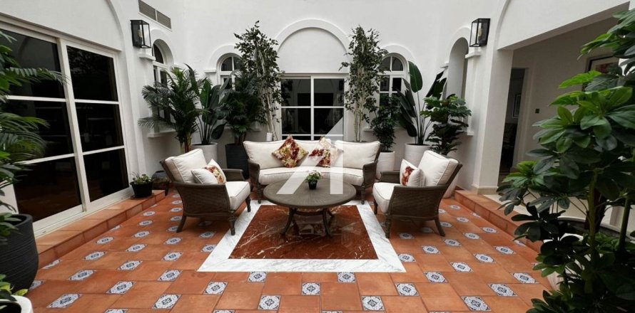 Вилла с 5 спальнями  №125087