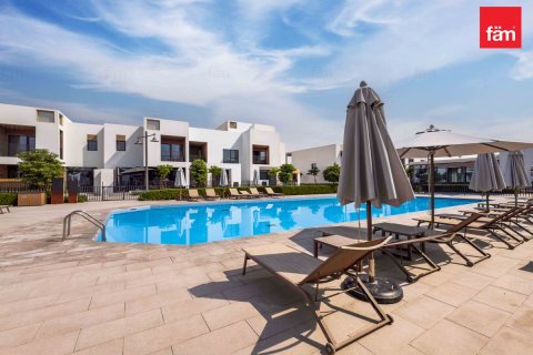 3 bedrooms Townhouse in Dubai, UAE No. 135725 3