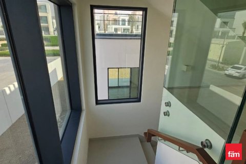 Villa de 4 dormitorios en Dubai, UAE No. 135721 10