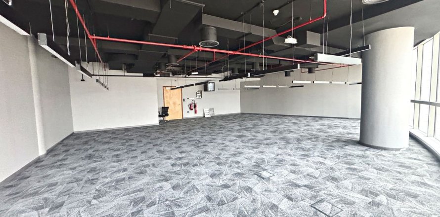 148.1m² Office in Dubai, UAE No. 200162