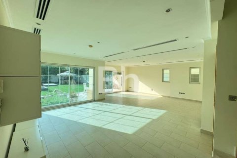 Villa de 4 dormitorios  No. 114794 5