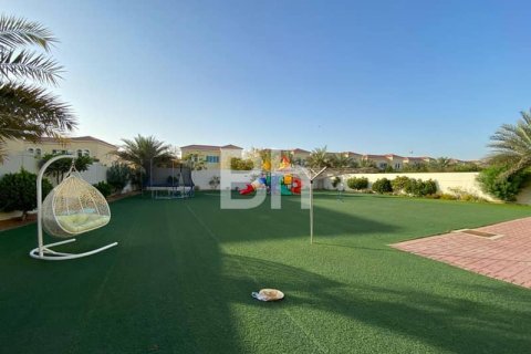 Villa de 4 dormitorios  No. 114794 17