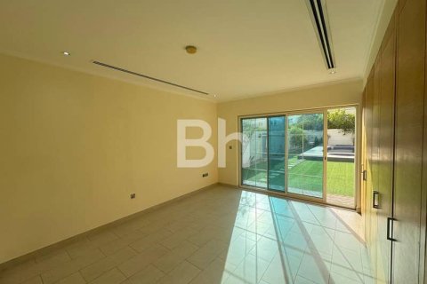 Villa de 4 dormitorios  No. 114794 7