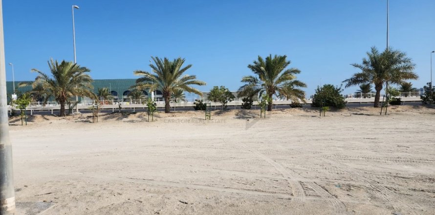 Land de 671m² en Arad, Bahrain No. 109408