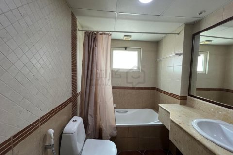 2 bedrooms Apartment in Muharraq, Bahrain No. 109410 2