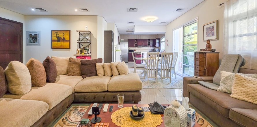 3 bedrooms Townhouse in Dubai Sports City, UAE No. 146873