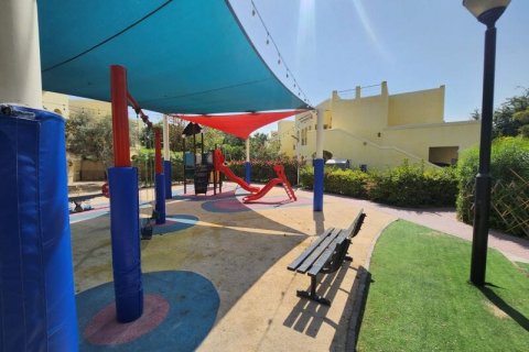 Квартира с 2 спальнями в Dubai Land, ОАЭ №144689