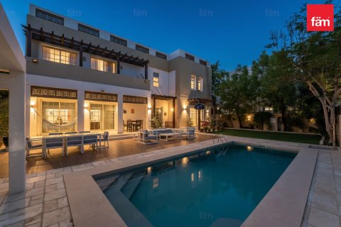 Villa de 5 chambres à Dubai, UAE No. 140312
