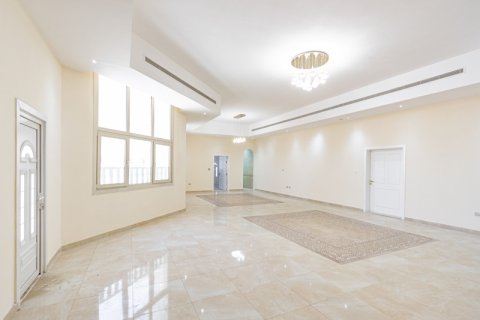 Villa de 7 dormitorios en Mohamed Bin Zayed City, UAE No. 6060 9