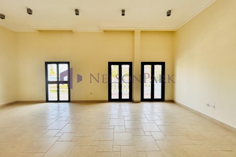 3 bedrooms Apartment in Doha, Qatar No. 58307 4