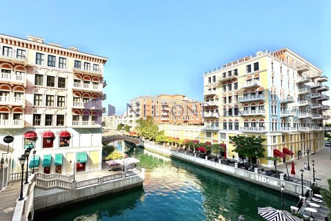 3 bedrooms Apartment in Doha, Qatar No. 58307 1