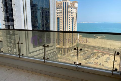 3 bedrooms Apartment in Doha, Qatar No. 58308 10