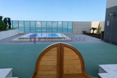 3 bedrooms Apartment in Doha, Qatar No. 58308 6