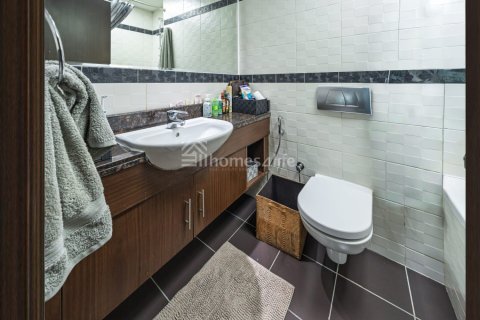 1 bedroom Apartment in Windsor Manor, UAE No. 143090 17