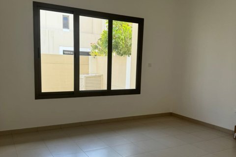 Таунхаус с 3 спальнями в Town Square, ОАЭ №143089