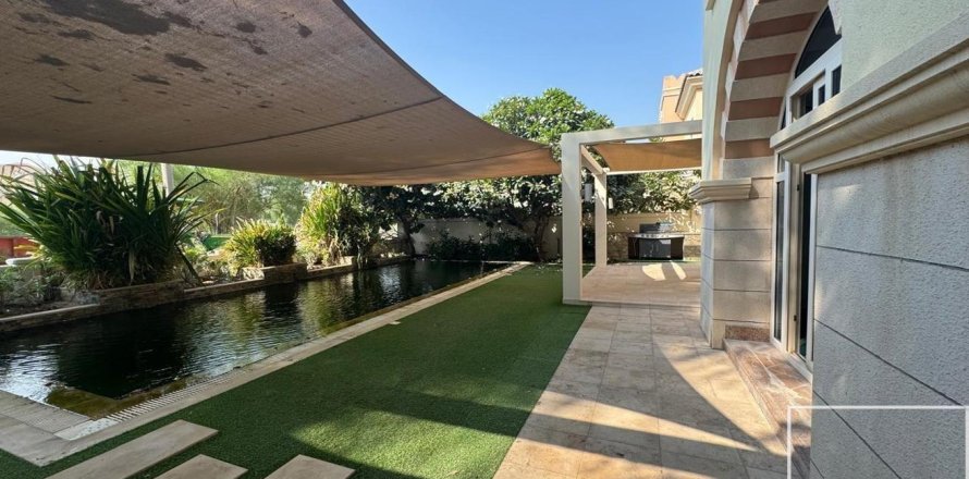 Villa de 5 dormitorios No. 118213