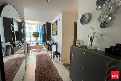 3 bedrooms Apartment in Dubai, UAE No. 163892 8