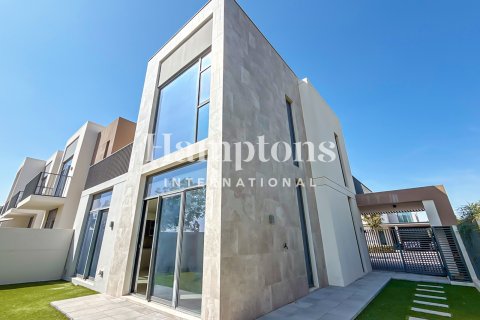 Villa de 4 dormitorios en Joy, UAE No. 143237 12