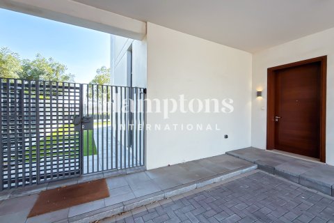 Villa de 4 dormitorios en Joy, UAE No. 143237 5