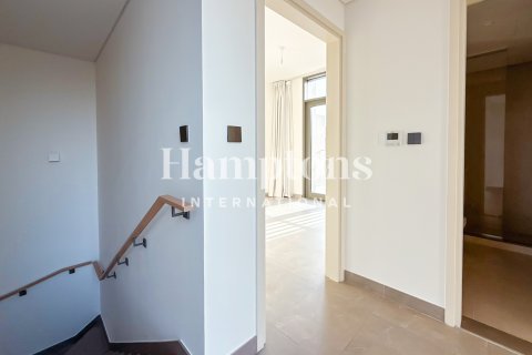 Villa de 4 dormitorios en Ruba, UAE No. 143236 6