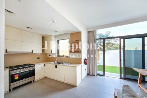 Villa de 4 dormitorios en Ruba, UAE No. 143236 8