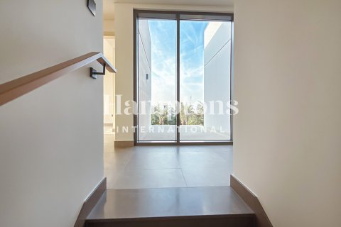 Villa de 4 dormitorios en Ruba, UAE No. 143236 4