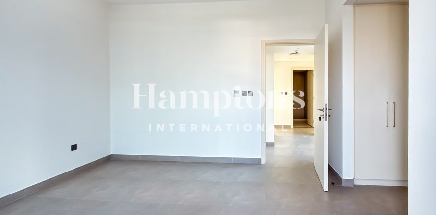 Villa de 4 dormitorios en Ruba, UAE No. 143236