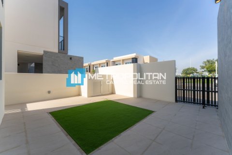 Townhouse de 3 dormitorios en  Yas Island, UAE No. 143896 25
