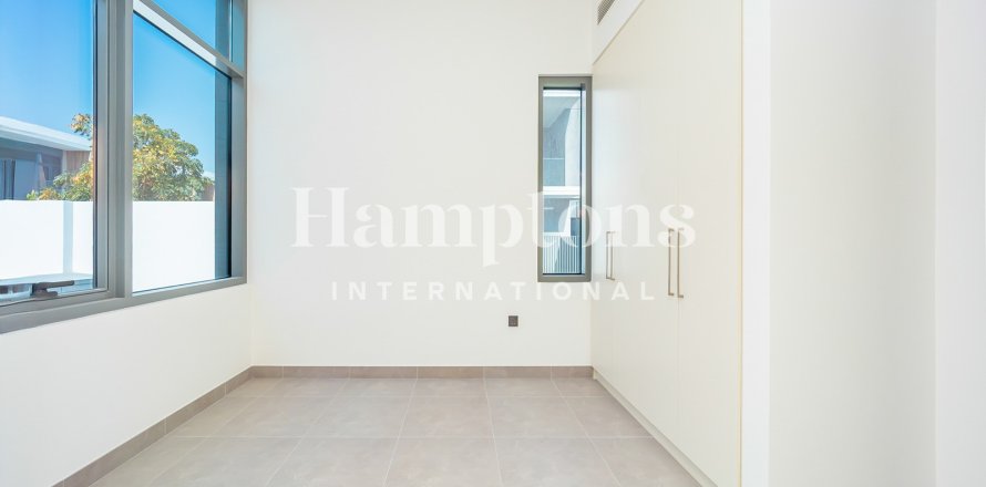 Townhouse de 4 dormitorios en Ruba, UAE No. 167177