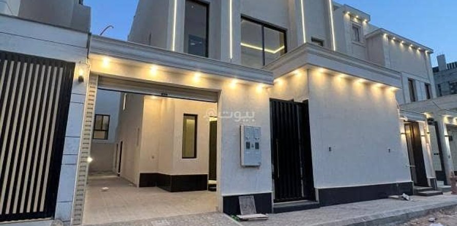 Villa de 4 dormitorios en Riyadh, Saudi Arabia No. 99588