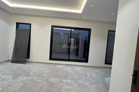 Villa de 4 dormitorios en Riyadh, Saudi Arabia No. 99588 4