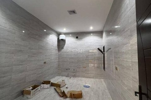 Villa de 4 dormitorios en Riyadh, Saudi Arabia No. 99588 12