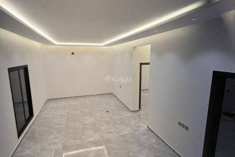 Villa de 4 dormitorios en Riyadh, Saudi Arabia No. 99588 11