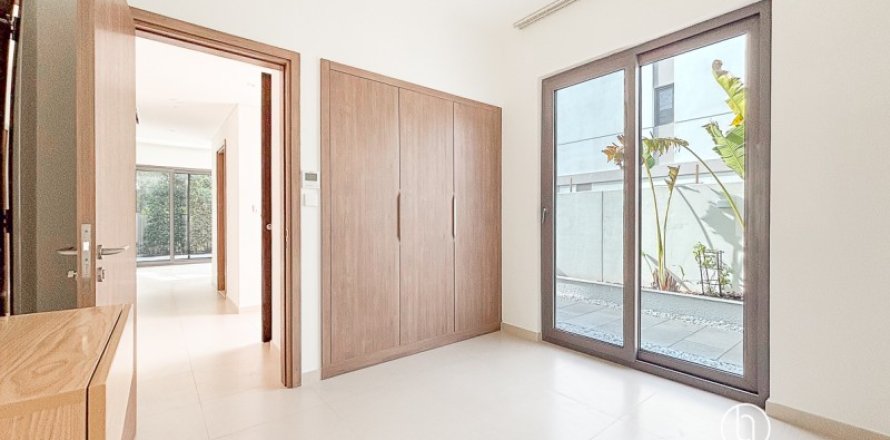 Villa de 3 dormitorios en Tilal Al Ghaf, UAE No. 142833