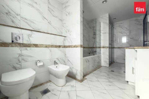 Вилла с 4 спальнями в Дубай, ОАЭ №141465 16